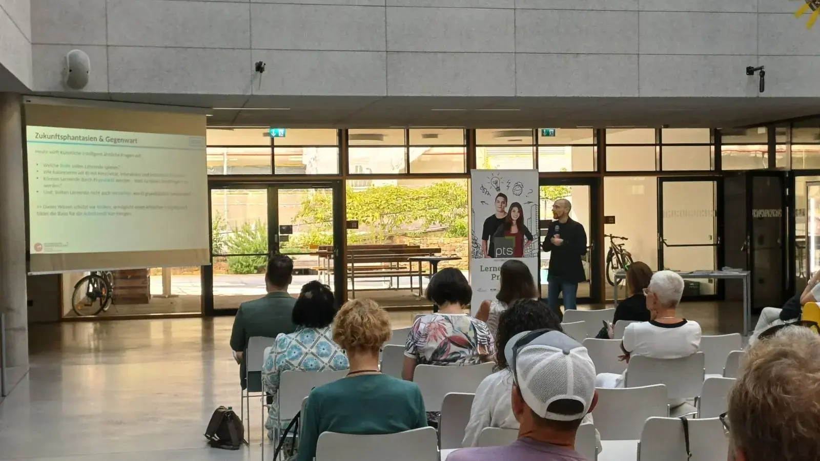 Martin Kandlhofer beim Vortrag der Poly-Sommerakademie